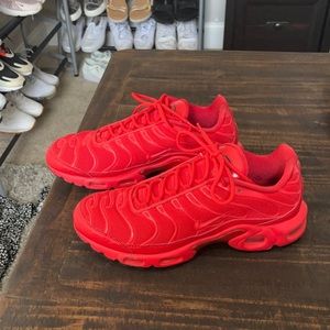 WOMEN 9.5 NIKE AIR MAX TN